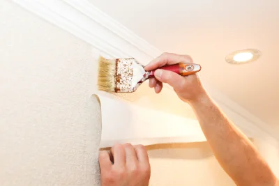 Pose de papier peint à Stains — revêtements muraux et toiles de verre